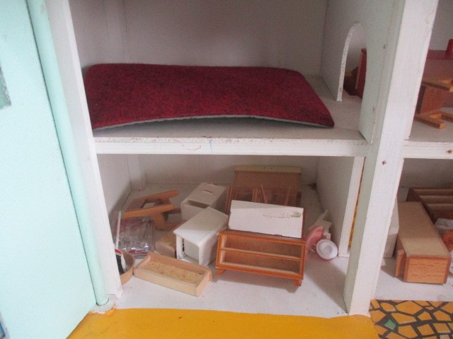 A vintage dolls house with a selection of furniture included, along with a baby doll - Image 8 of 11