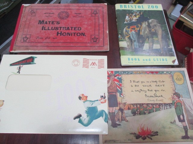 A collection of vintage theatre programmes, holiday brochures, including The Crazy Gang, Folies - Image 14 of 15