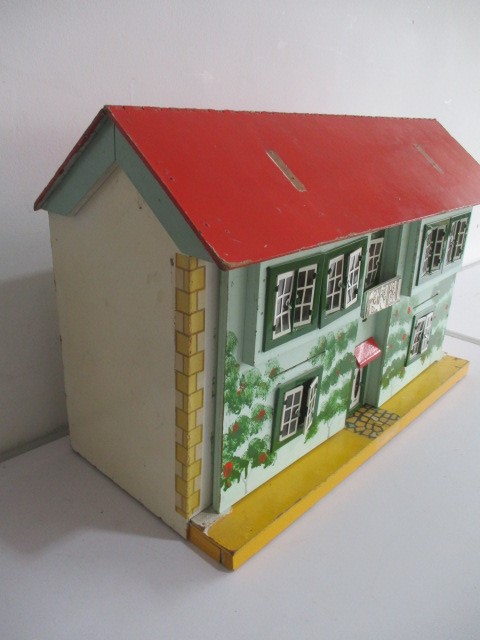 A vintage dolls house with a selection of furniture included, along with a baby doll - Image 4 of 11