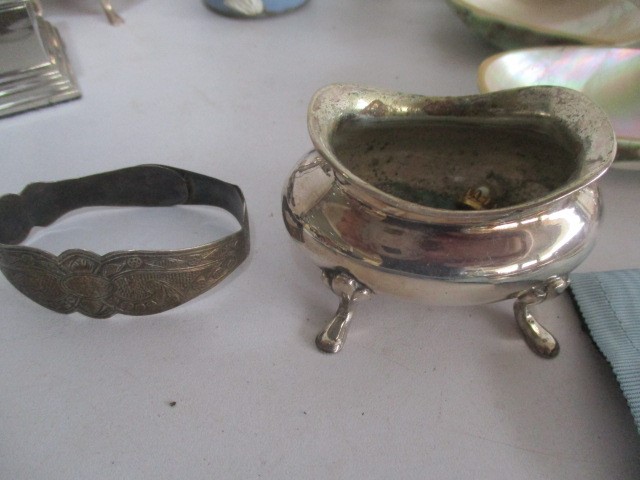 A collection of silver plated items including lighter, candle snuffer, coffee spoons etc. - Image 6 of 11