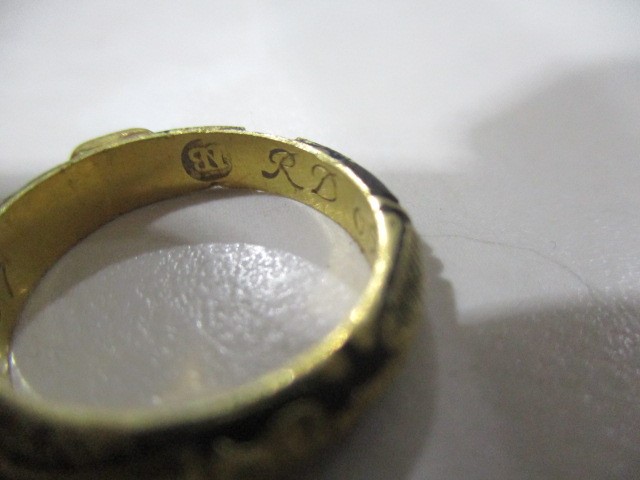 A mourning ring with black enamel detailing, old cut diamond solitaire engraved to inside RD ob 18th - Image 14 of 19