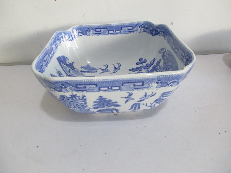 A Spode blue and white bowl, along with a Limoges lidded pot, oriental vase etc - Image 2 of 16
