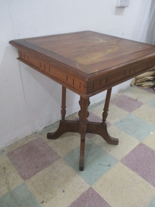 A Victorian centre table - Image 3 of 8