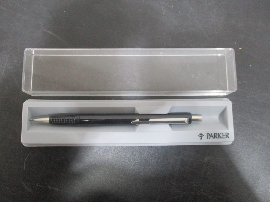 A collection of Parker pens etc - Image 10 of 11