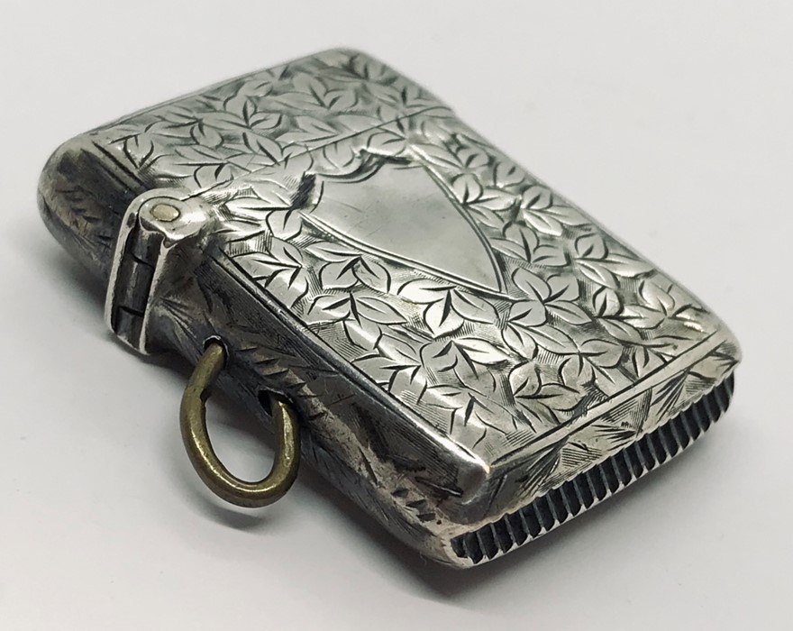 A hallmarked silver vesta case - Image 3 of 3