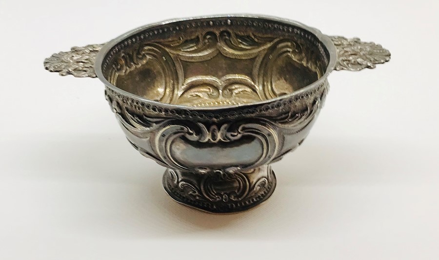 A continental silver (935) Porringer style two handled bowl. Weight 170.2g - Image 2 of 3