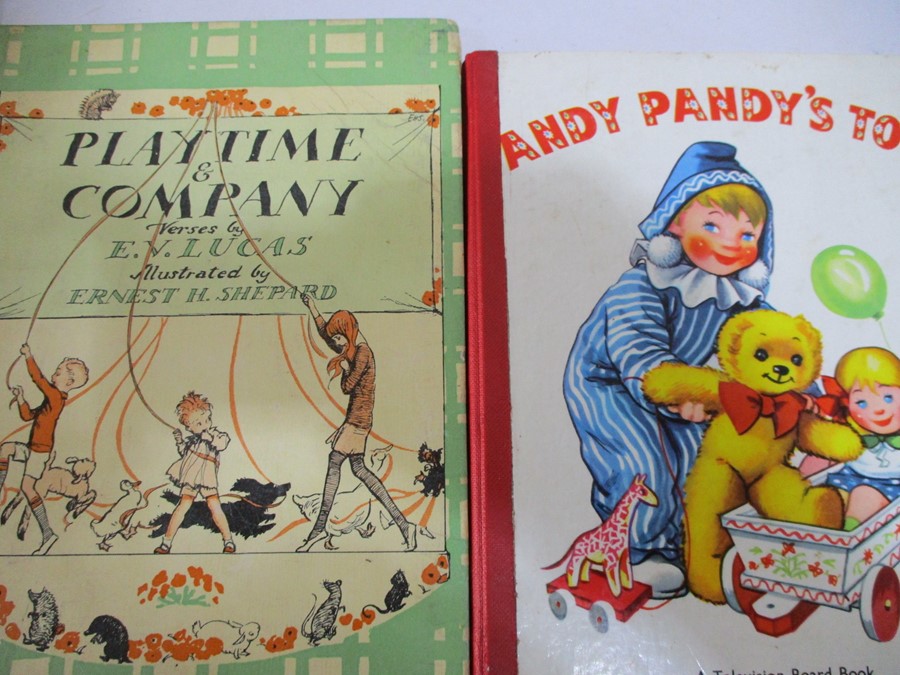 A box of miscellaneous children's books and booklets, comprising of twenty eight hardback books - Image 19 of 22