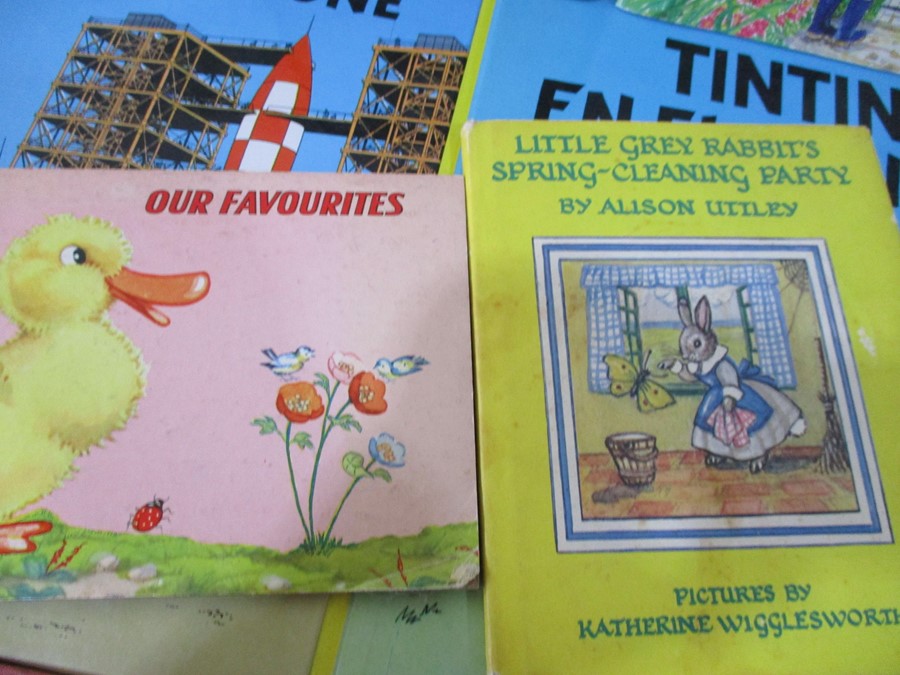 A box of miscellaneous children's books and booklets, comprising of twenty eight hardback books - Image 6 of 22