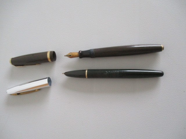 A collection of various pens including a cased Conway Stewart set, Parker fountain pen with 14ct - Image 3 of 10