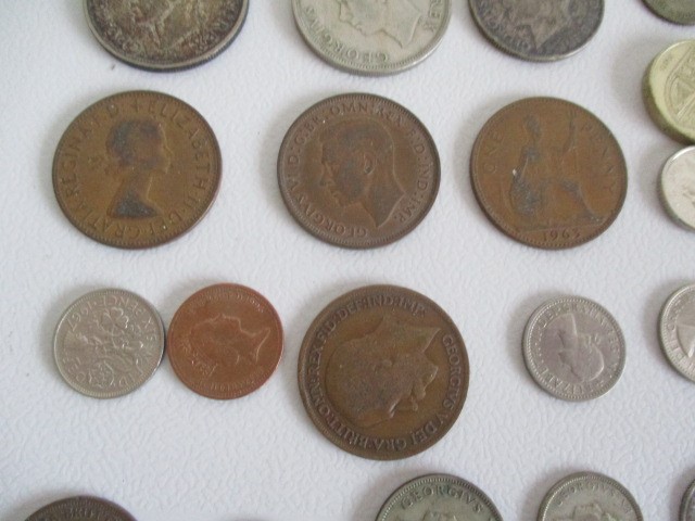 A small collection of various coins including silver - Image 3 of 7