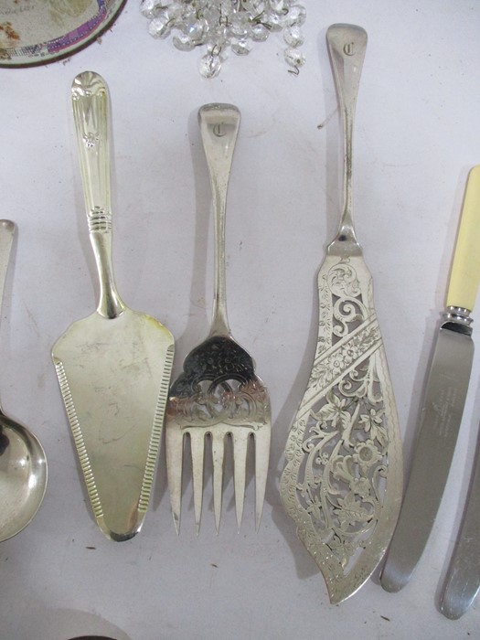 A selection of silver plated cutlery along with a quantity of crystal style drops - Image 4 of 7