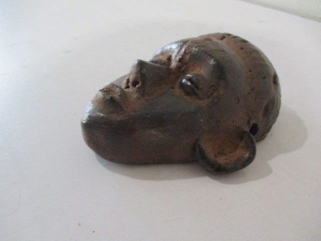 A small African clay mask - height 13cm - Image 3 of 6