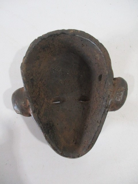 A small African clay mask - height 13cm - Image 6 of 6