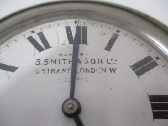 A vintage car dashboard clock by S.Smith & Son Limited - Image 3 of 5