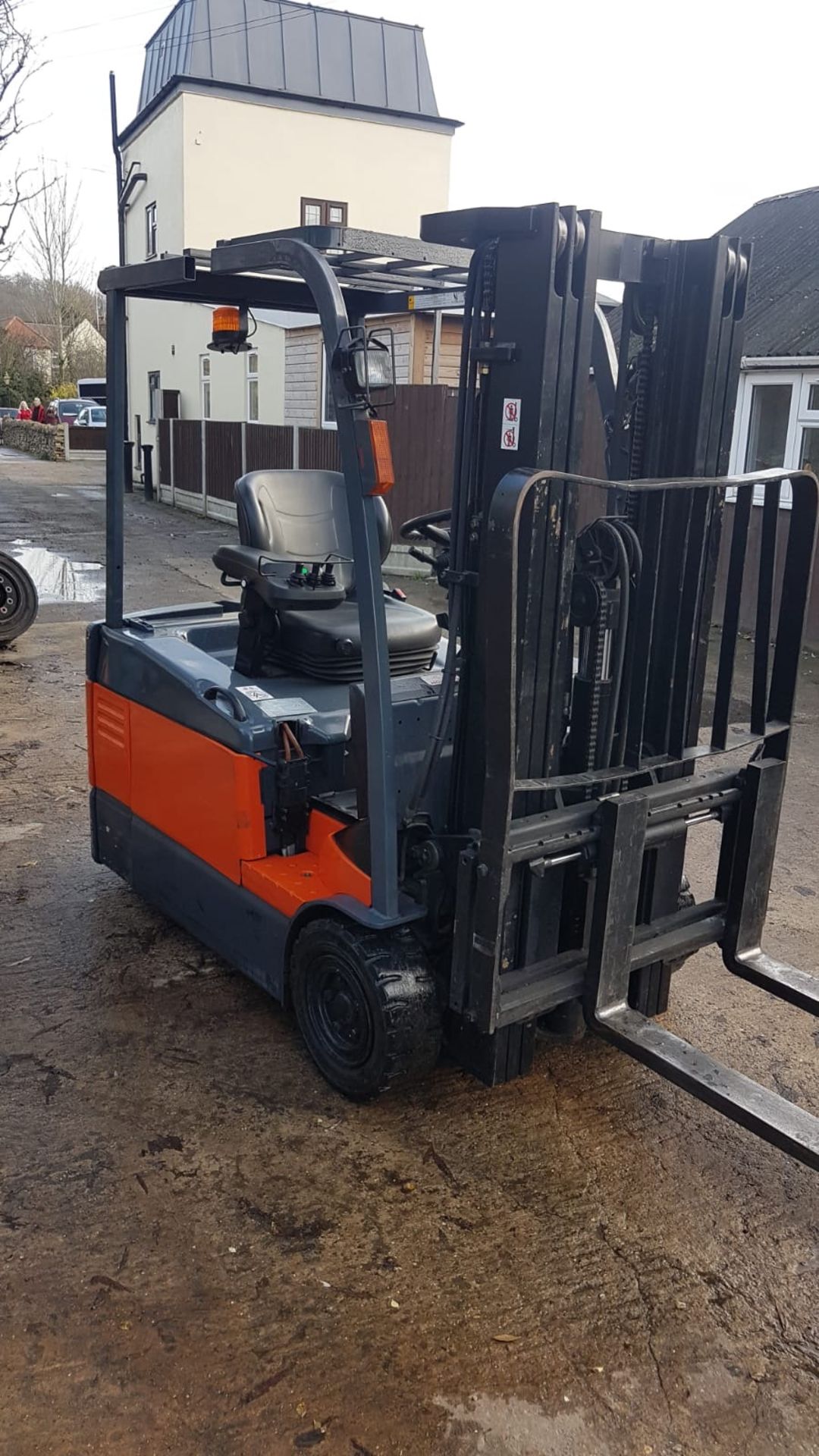 TOYOTA 7FBE15 3 WHEEL BATTERY POWERED FORKLIFT TRUCK, CONTAINER SPEC TRIPLE MAST WITH SIDE SHIFT,