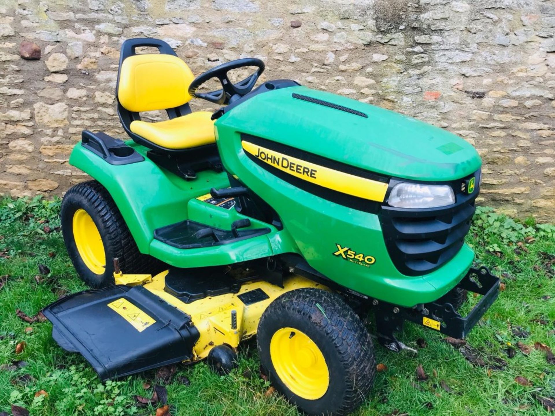 JOHN DEERE X540 MULTI TERRAIN RIDE ON MOWER, YEAR 2009, 54" SIDE DISCHARGE DECK. WHEN TESTED WAS - Image 2 of 7