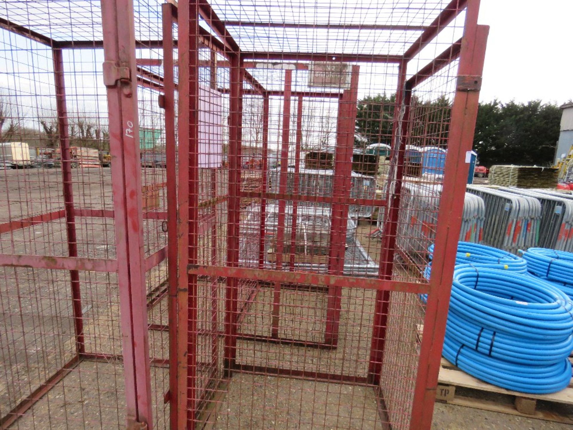 2 X SINGLE GAS BOTTLE STORAGE CAGES 1.0M X 1.0M X 1.15M HEIGHT APPROX NO VAT ON HAMMER PRICE - Image 2 of 5