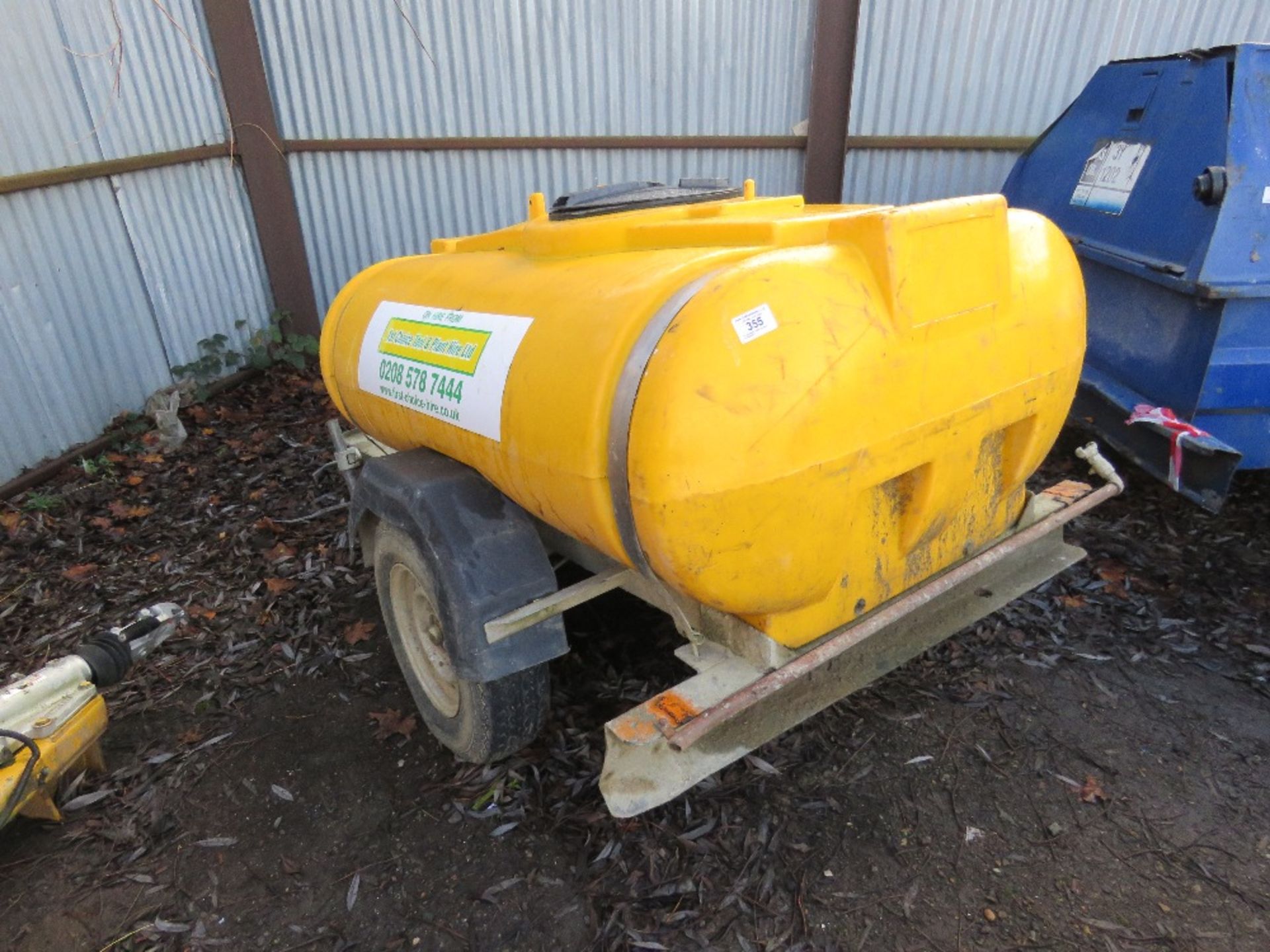 Single axled water bowser, suitable to make into washer bowser