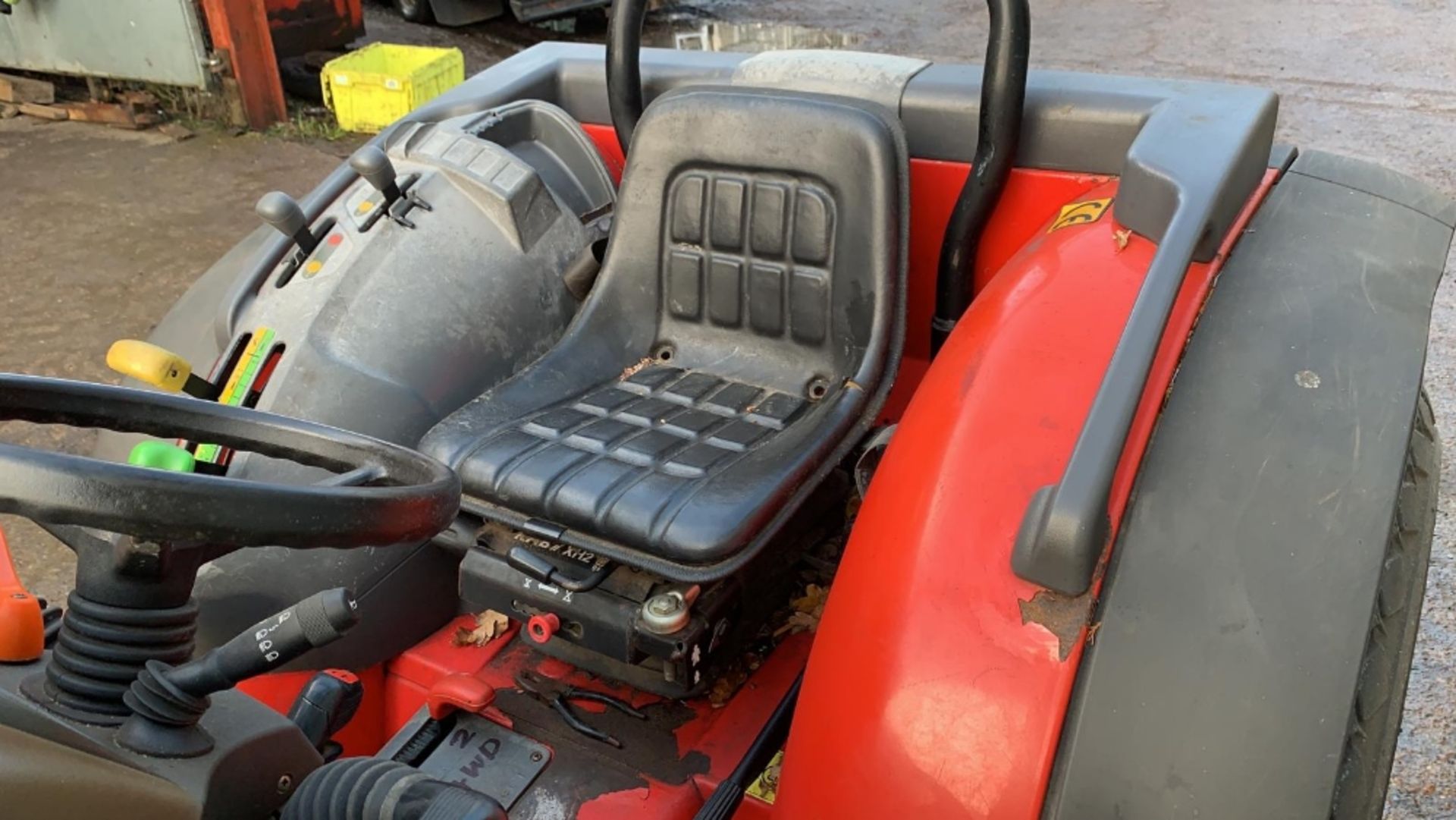 MASSEY FERGUSON 2405 COMPACT TRACTOR, 4WD, 1197 REC HRS, YEAR 2006 BUILD, MITSUBISHI 3 CYLINDER - Image 5 of 8