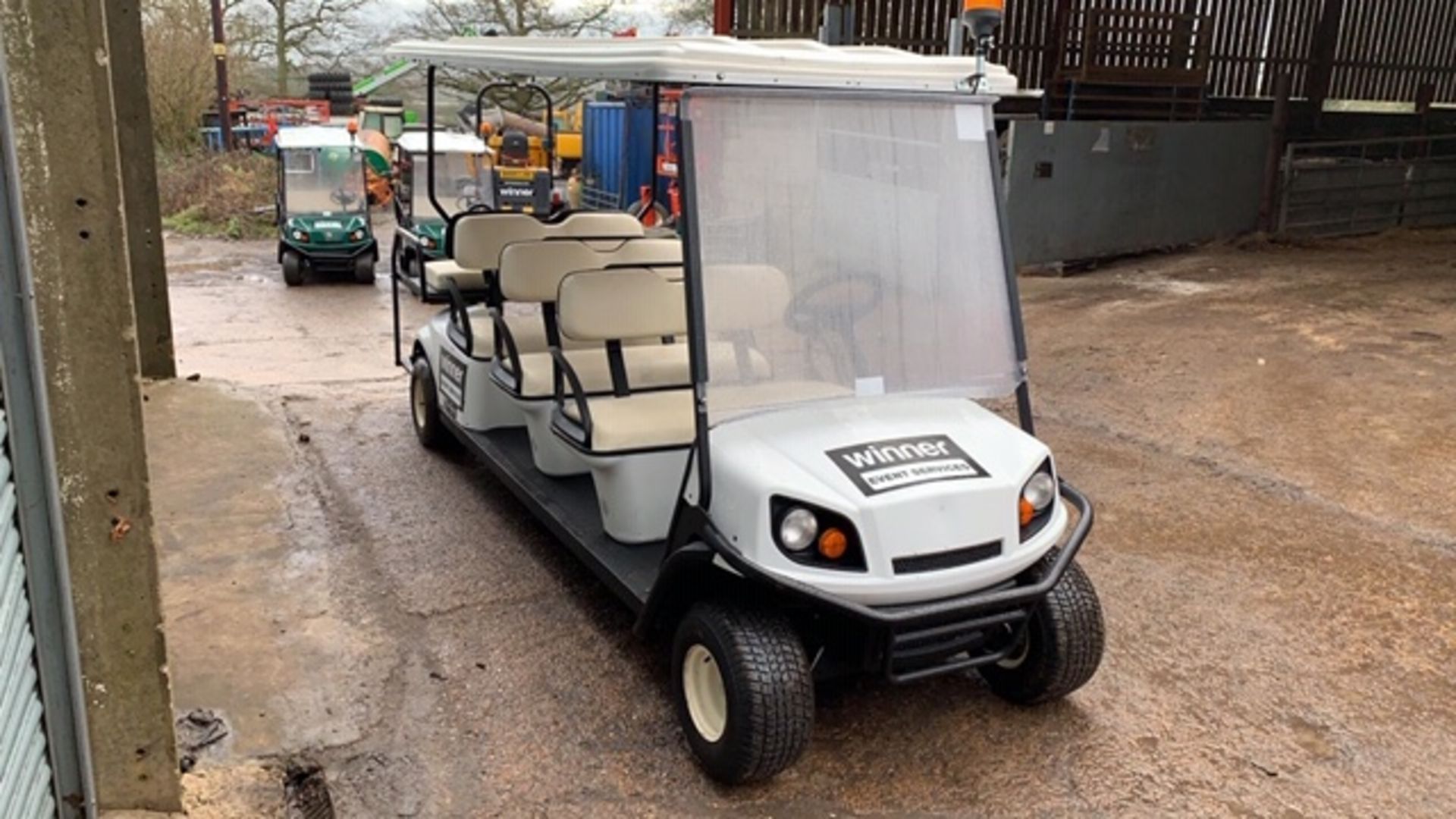 CUSHMAN EZGO SHUTTLE 8 PETROL ENGINED 8 SEATER GOLF / EVENTS BUGGY. YEAR 2017 BUILD. DIRECT FROM - Image 3 of 6