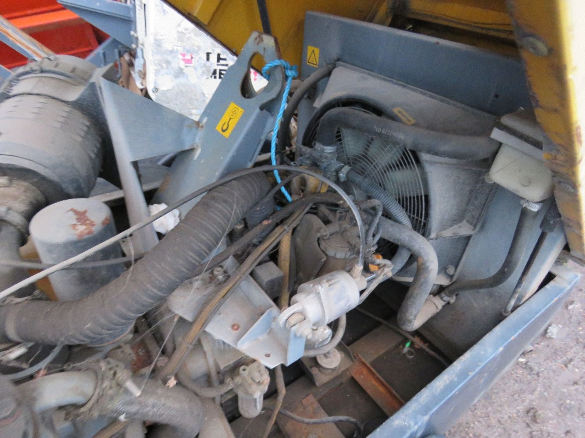 ATLAS COPCO XAS36 COMPRESSOR WITH YANMAR ENGINE, YEAR 2003. WHEN TESTED WAS SEEN TO RUN AND MAKE - Image 3 of 5