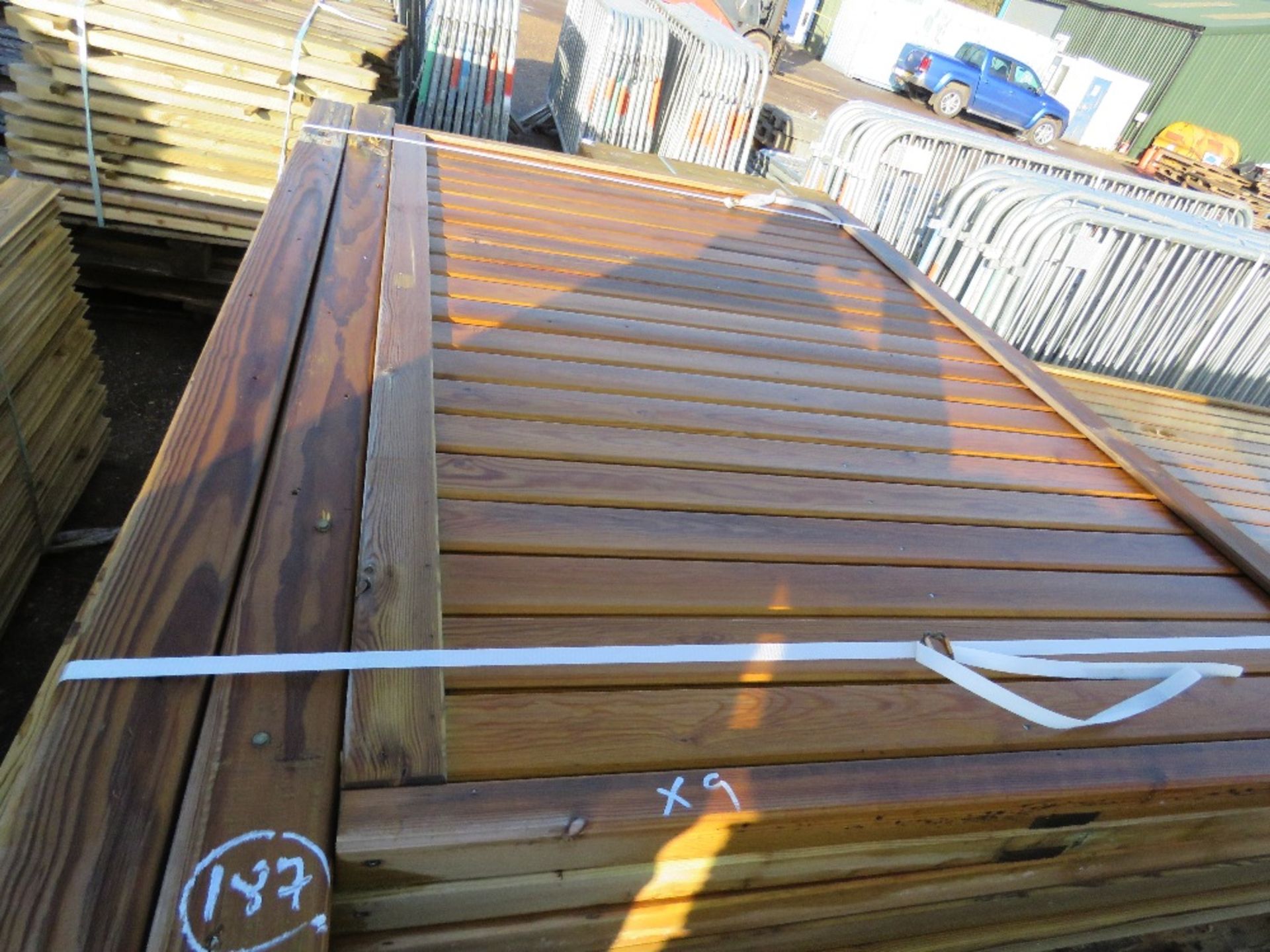 9 X ASSORTED WOODEN FENCE PANELS - Image 2 of 4