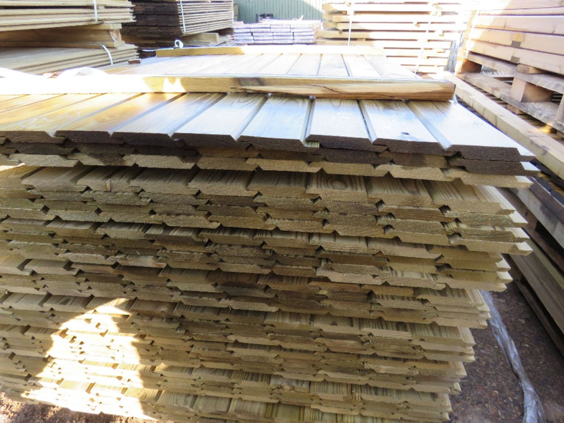 1 X PACK OF SHIPLAP CLADDING TIMBER 1.73M X 10CM WIDTH APPROX - Image 3 of 3
