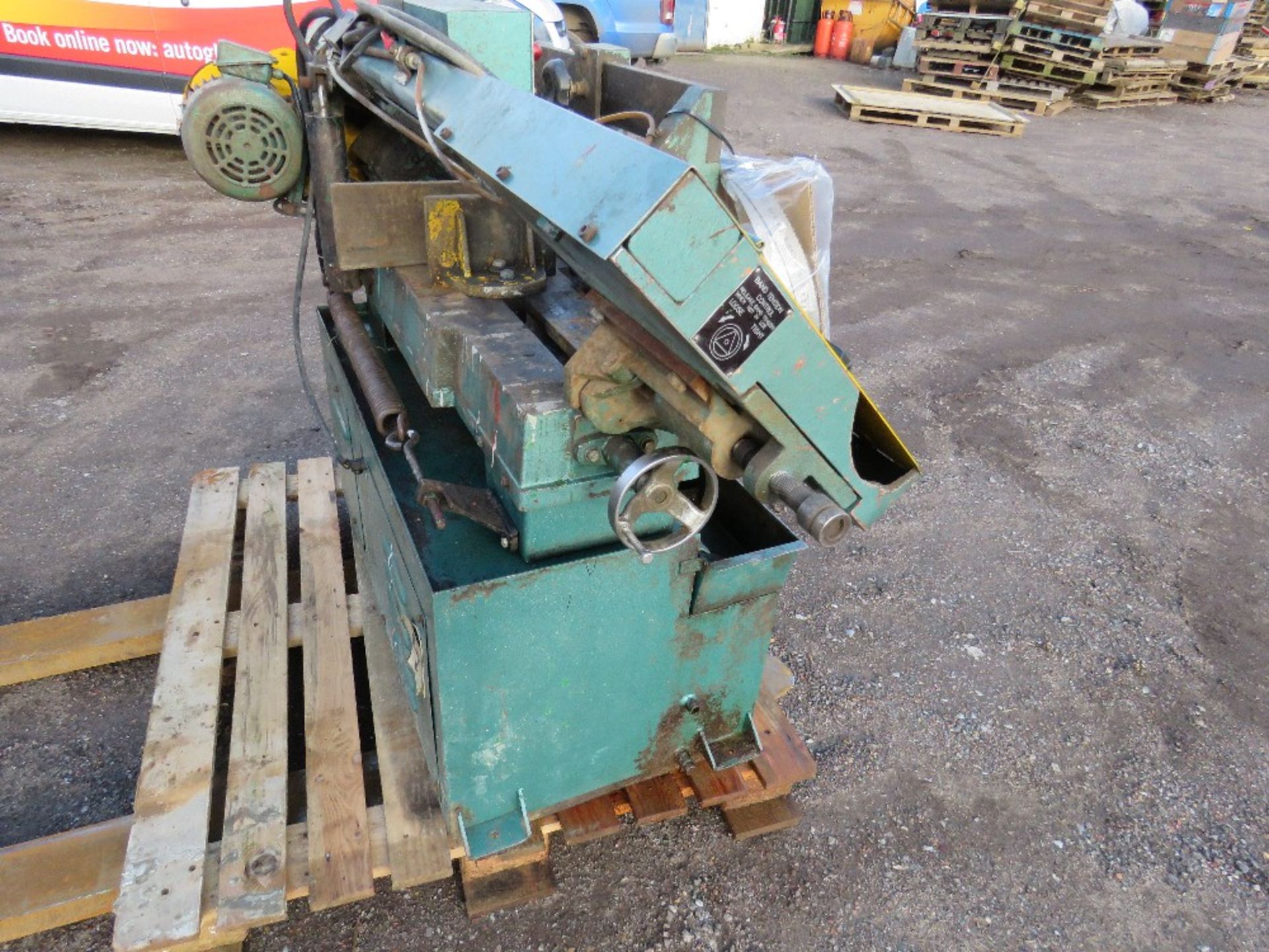 3 PHASE POWERED METAL CUTTING BANDSAW C/W SPARE BLADES. DIRECT EX LOCAL FARM...WORKING WHEN RECENTLY - Image 4 of 7