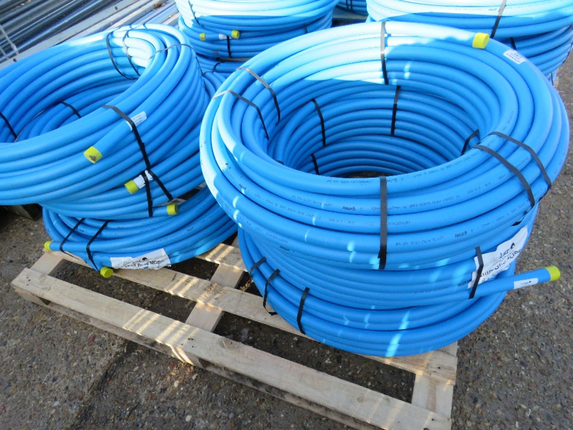 6 X 50METRE LENGTH ROLLS OF BLUE 32MM WATER PIPE