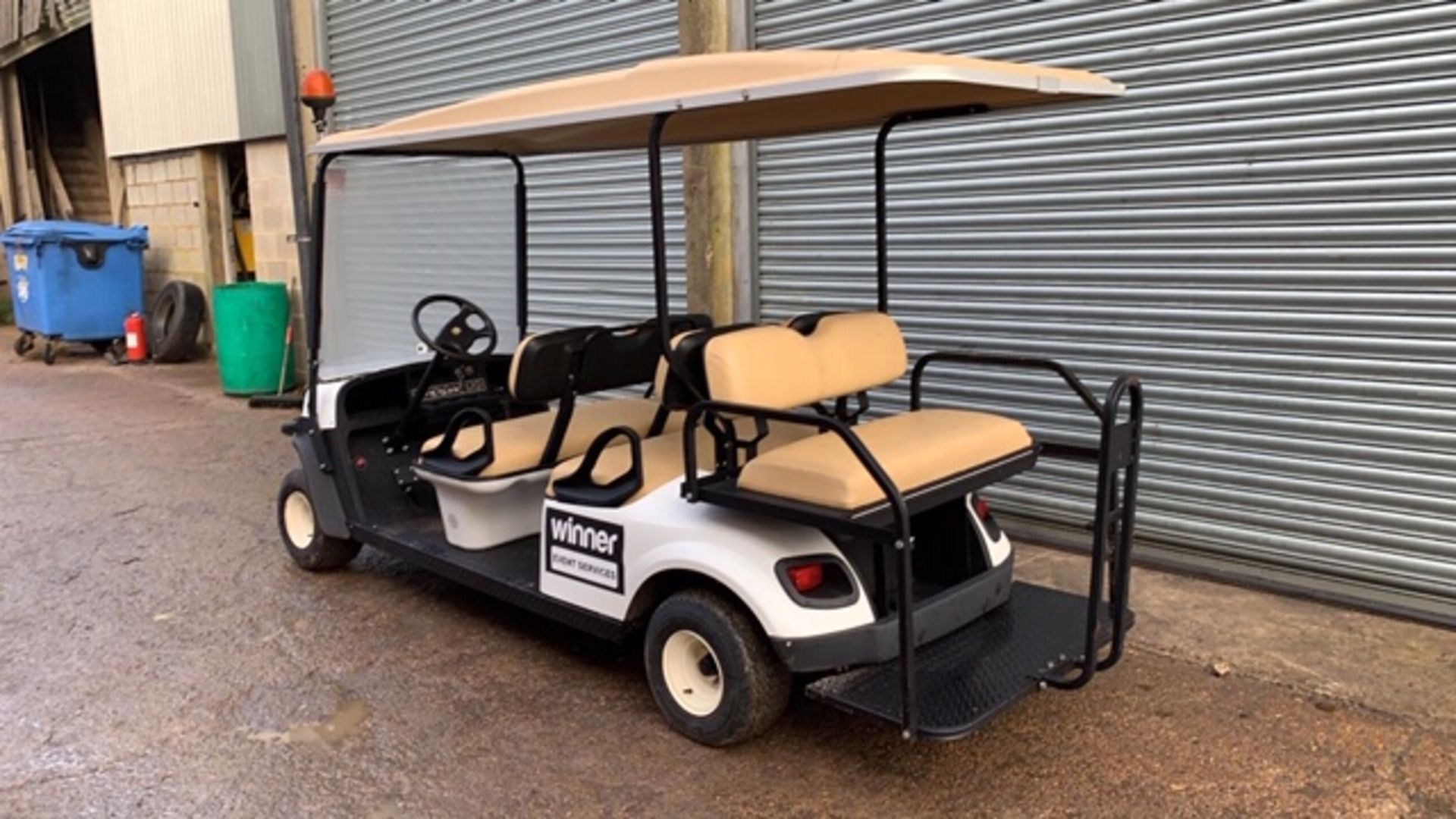 CUSHMAN EZGO SHUTTLE 6 PETROL ENGINED 6 SEATER GOLF / EVENTS BUGGY. YEAR 2017 BUILD. UNKNOWN REC - Image 3 of 5