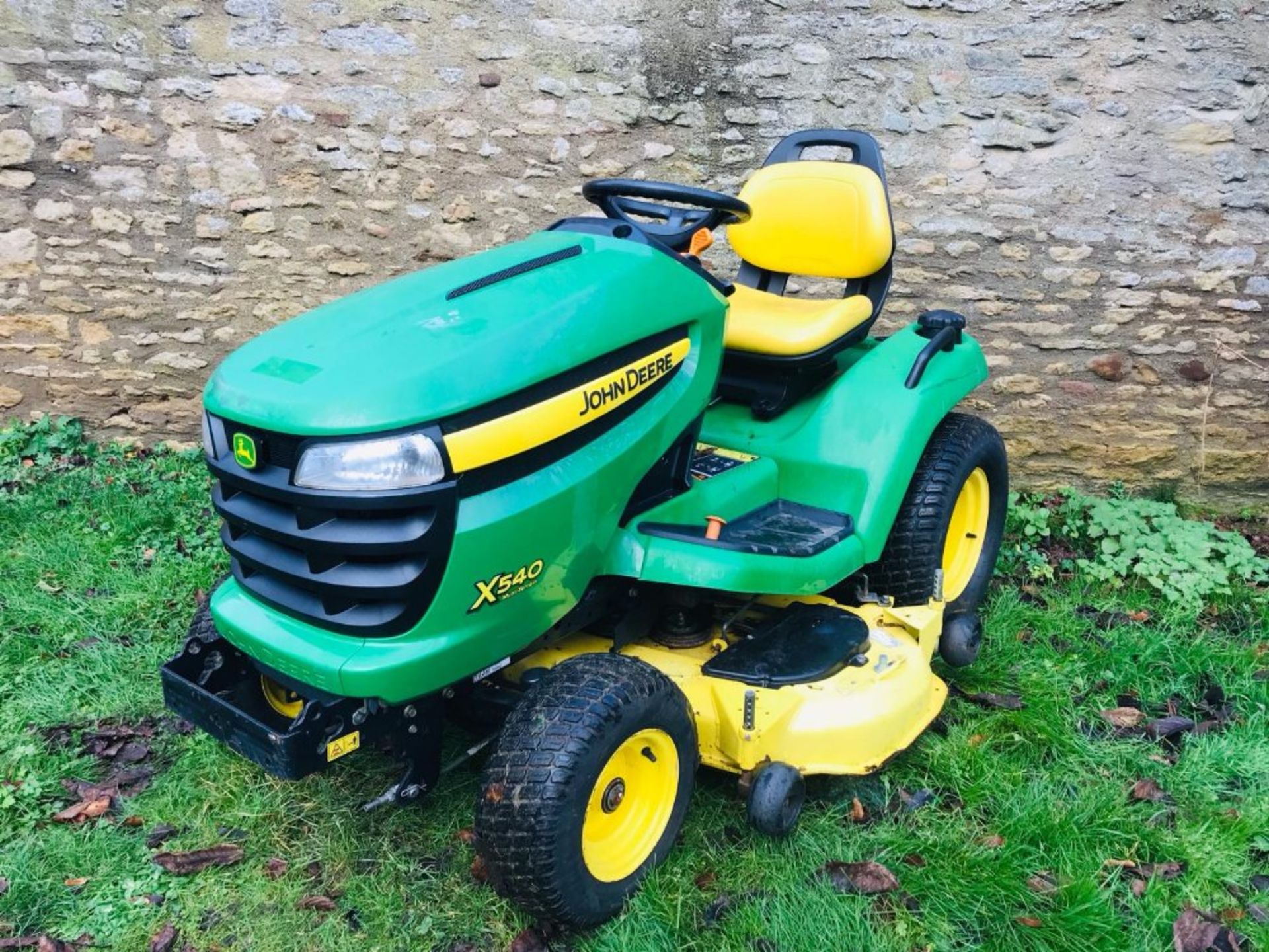 JOHN DEERE X540 MULTI TERRAIN RIDE ON MOWER, YEAR 2009, 54" SIDE DISCHARGE DECK. WHEN TESTED WAS - Image 3 of 7