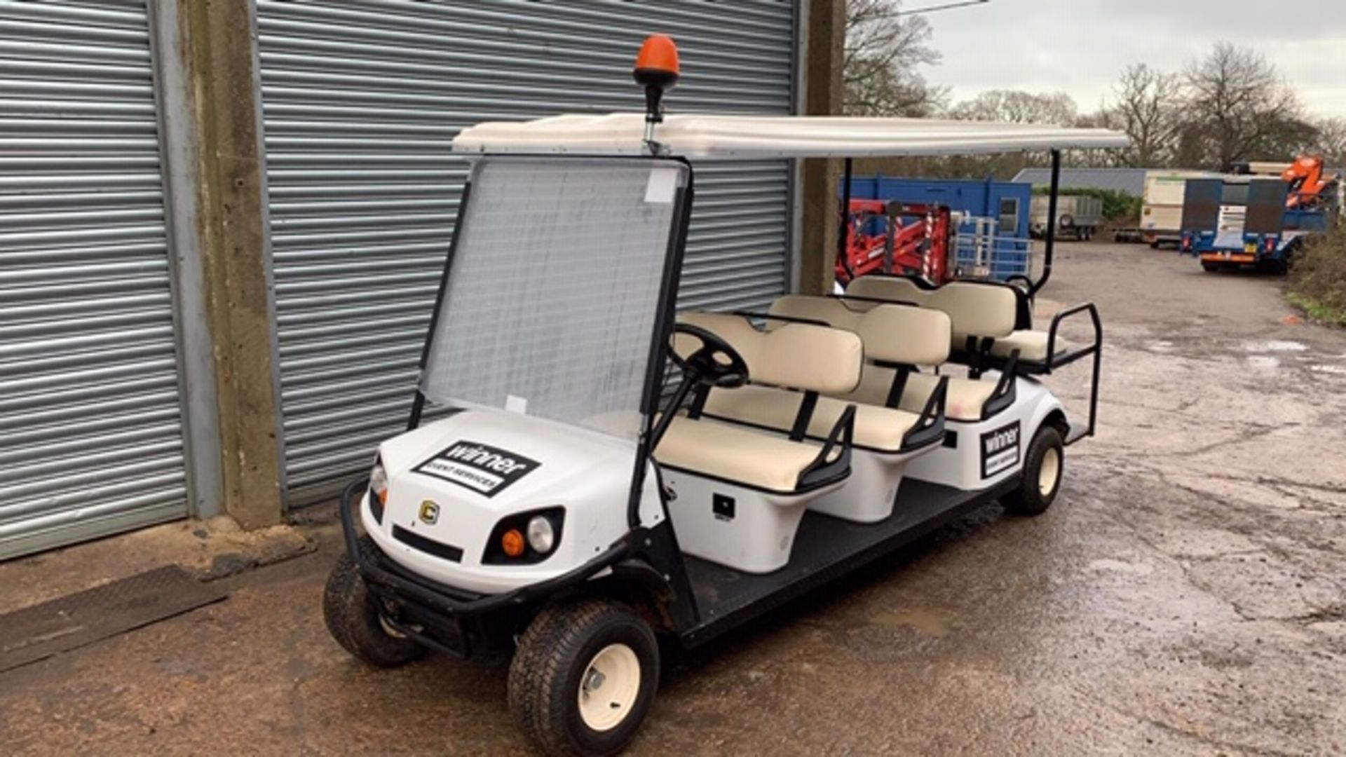 CUSHMAN EZGO SHUTTLE 8 PETROL ENGINED 8 SEATER GOLF / EVENTS BUGGY. YEAR 2017 BUILD. DIRECT FROM - Image 5 of 6