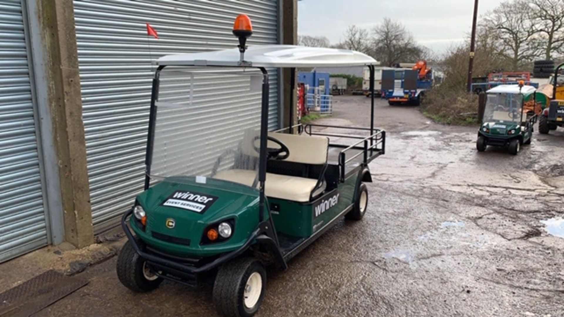 CUSHMAN EZGO SHUTTLE 2 PETROL ENGINED LOADMASTER GOLF / EVENTS TRANSPORT BUGGY. YEAR 2016 BUILD. - Image 2 of 6