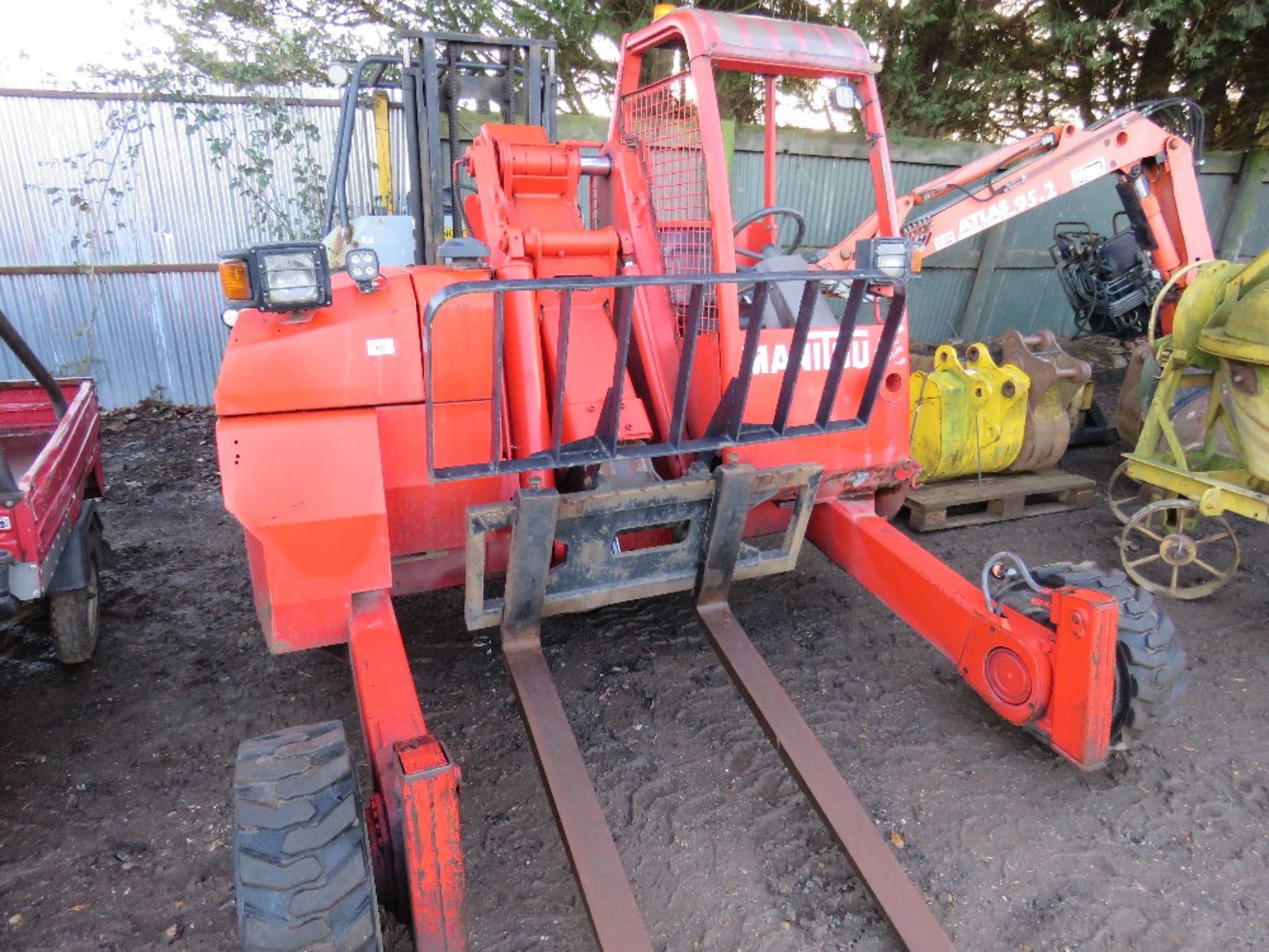 Manitou telescopic piggy back forklift, 1263 rec.hrs, yr2004. Direct ex local company. WHEN TESTED