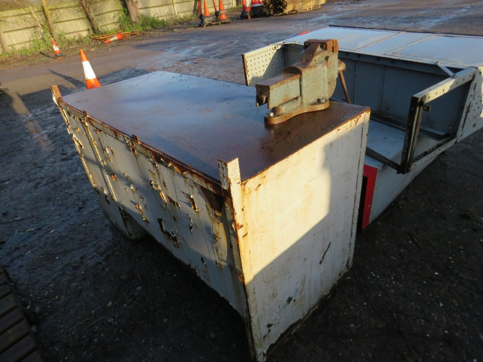 Metal work bench c/w vice plus 2no. cabinets. - Image 4 of 4