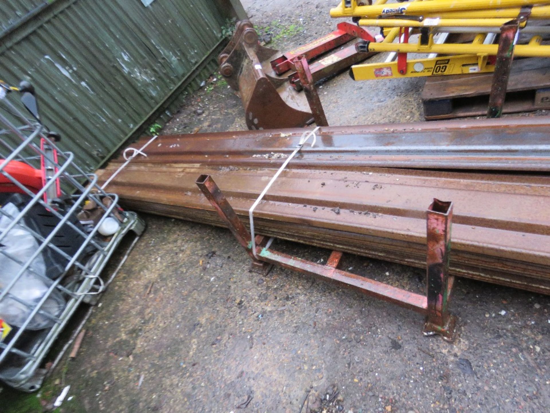 22 X ASSORTED LENGTH STEEL PILING SHEETS UP TO 13FT LENGTH This item is being item sold under AMS…no - Image 3 of 4