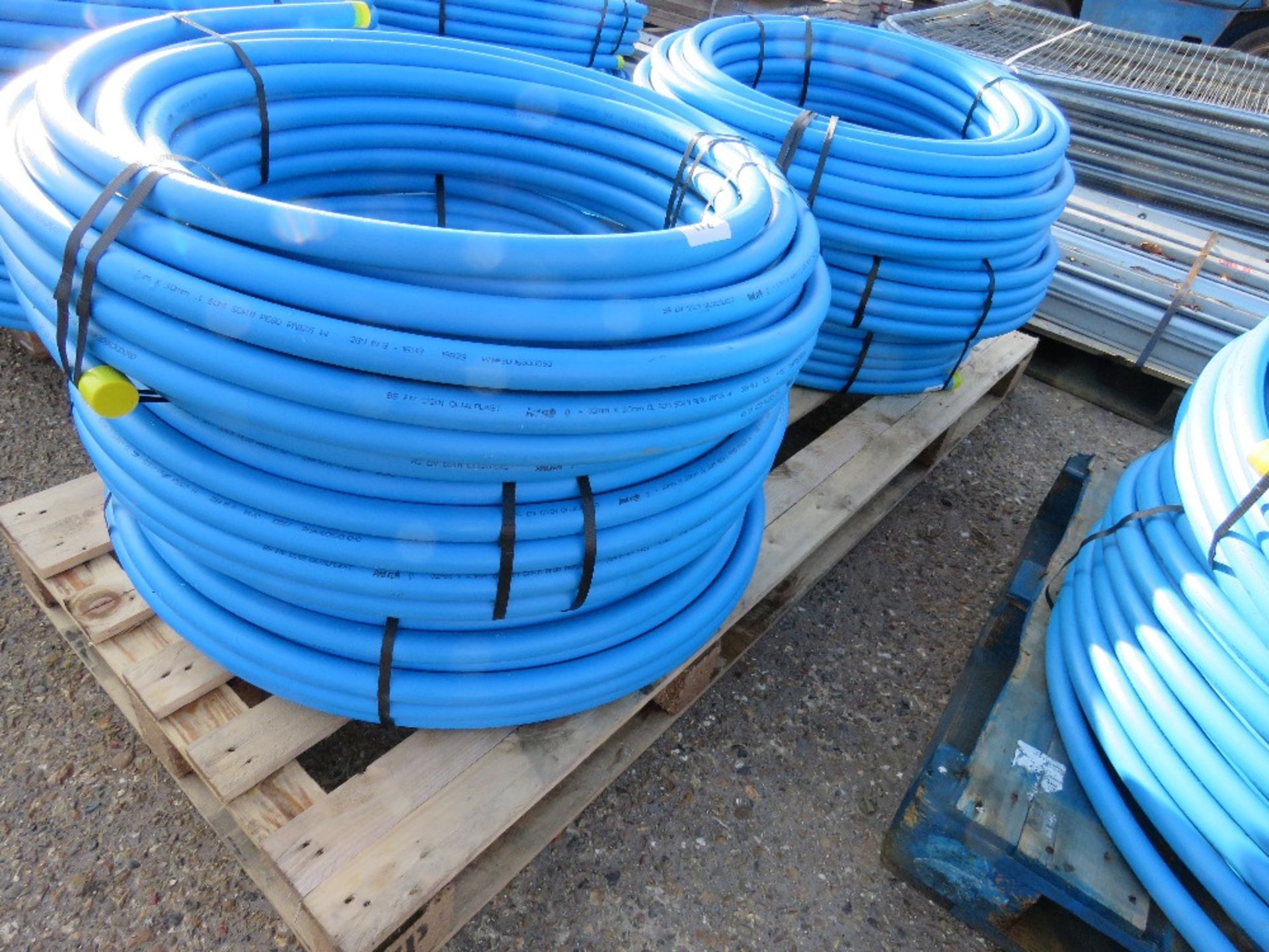 6 X 50METRE LENGTH ROLLS OF BLUE 32MM WATER PIPE