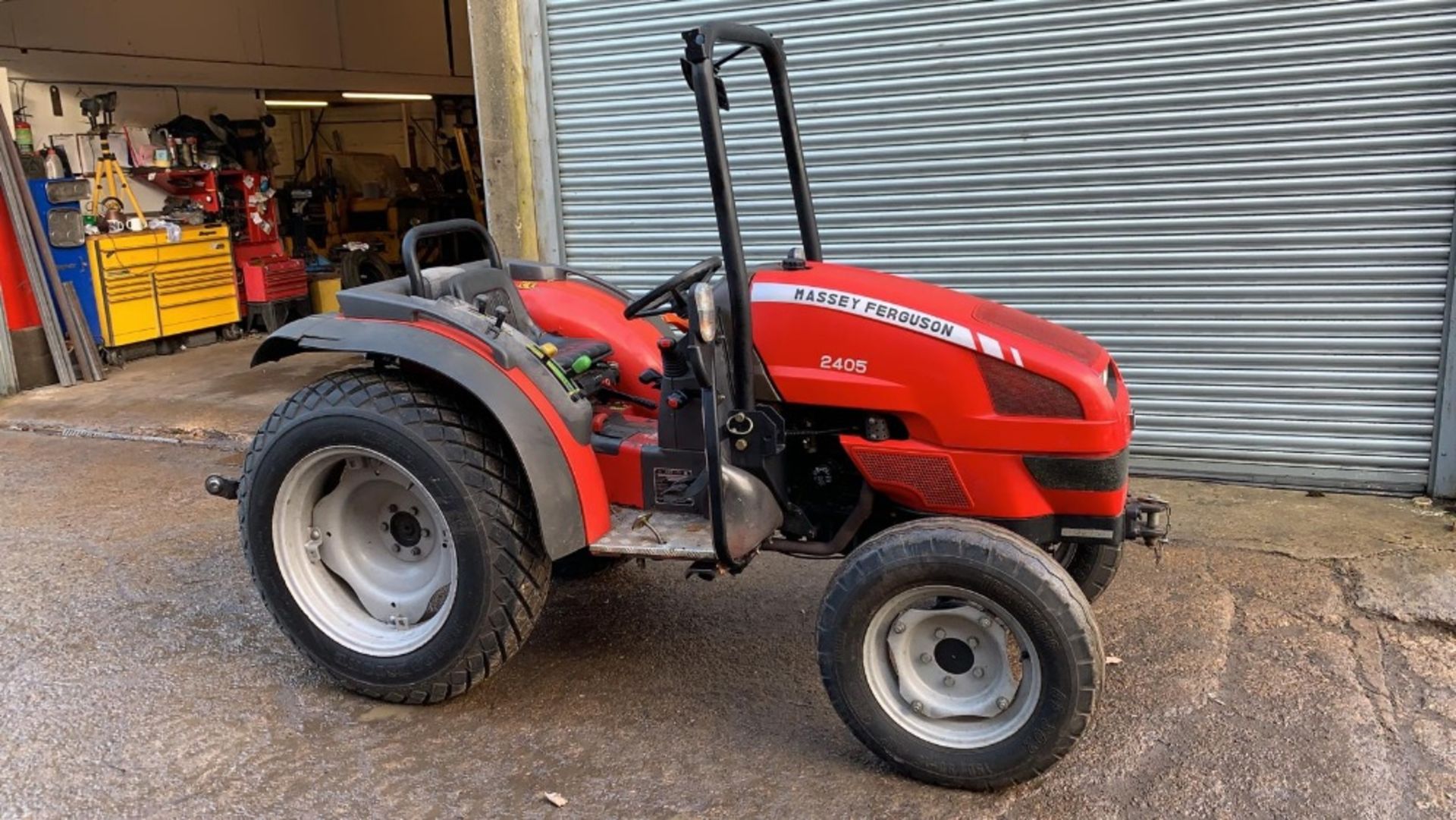 MASSEY FERGUSON 2405 COMPACT TRACTOR, 4WD, 1197 REC HRS, YEAR 2006 BUILD, MITSUBISHI 3 CYLINDER