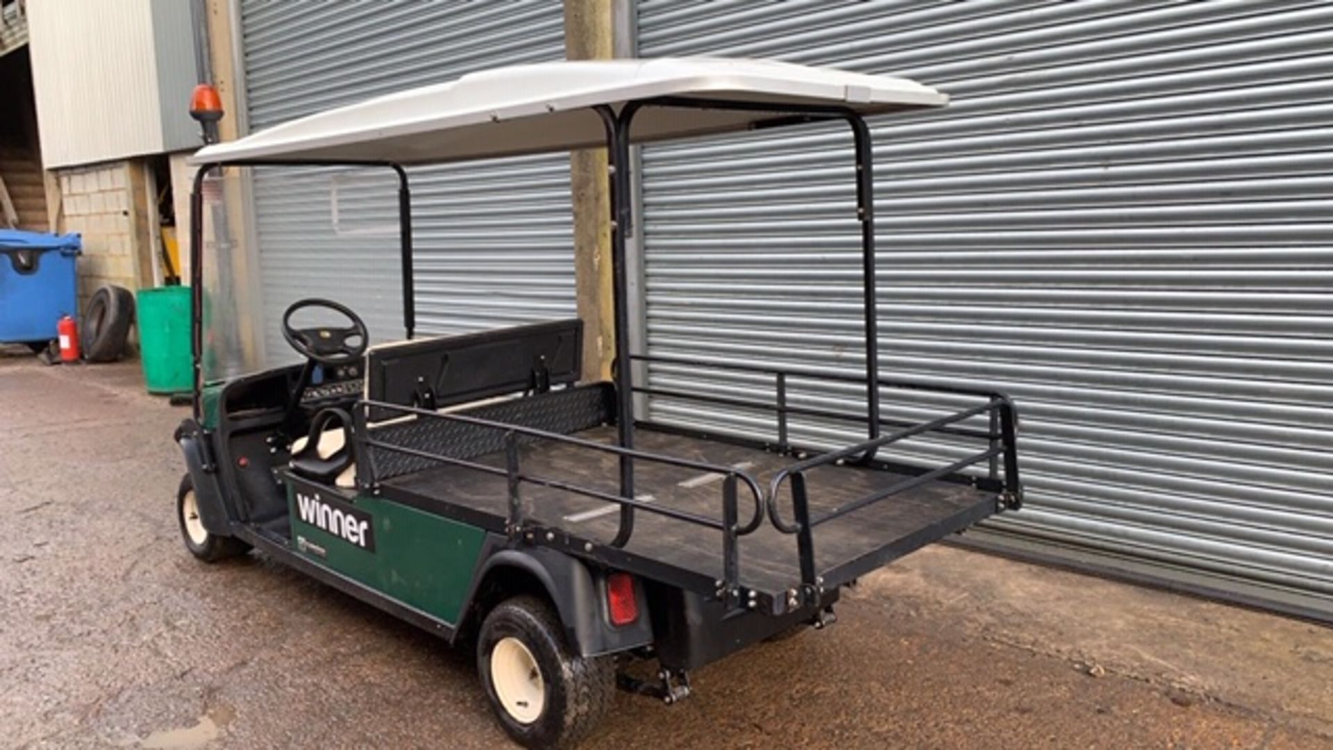 CUSHMAN EZGO SHUTTLE 2 PETROL ENGINED LOADMASTER GOLF / EVENTS TRANSPORT BUGGY. YEAR 2016 BUILD. - Image 3 of 6