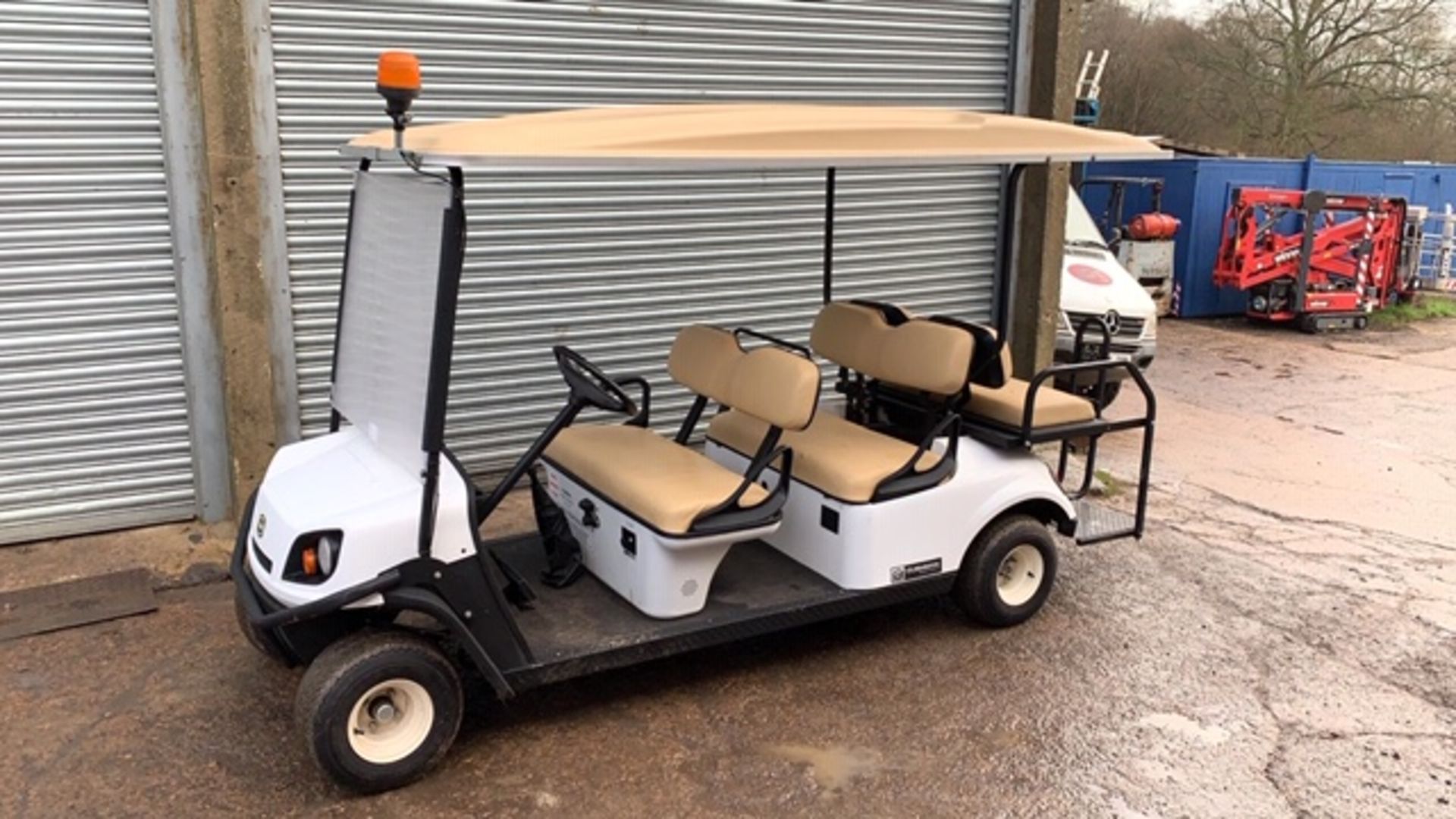 CUSHMAN EZGO SHUTTLE 6 PETROL ENGINED 6 SEATER GOLF / EVENTS BUGGY. YEAR 2017 BUILD. 304 REC HRS.