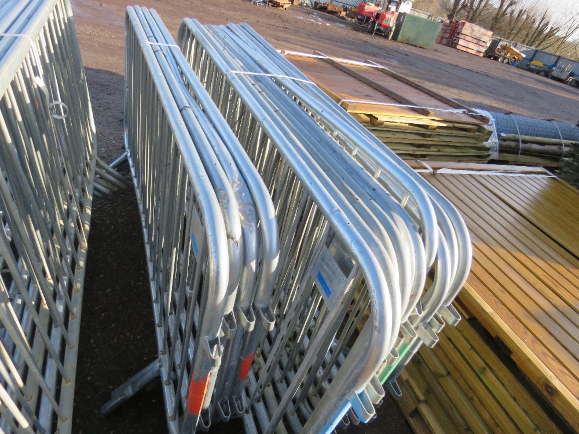 24 X STEEL PEDESTRIAN CROWD BARRIERS This items is being item sold under AMS…no vat will be on - Image 4 of 5