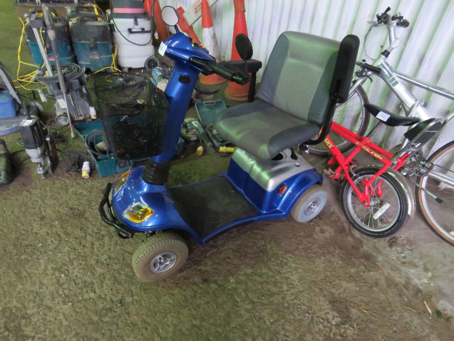 KYMCO 8MPH MOBILITY SCOOTER C/W CHARGER. ROAD REGISTERED REG:Q258 KFE (FIRST REGISTERED 07/2019... - Image 4 of 7