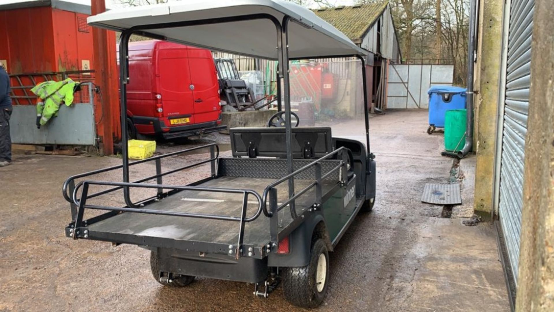 CUSHMAN EZGO SHUTTLE 2 PETROL ENGINED LOADMASTER GOLF / EVENTS TRANSPORT BUGGY. YEAR 2016 BUILD. - Image 2 of 5