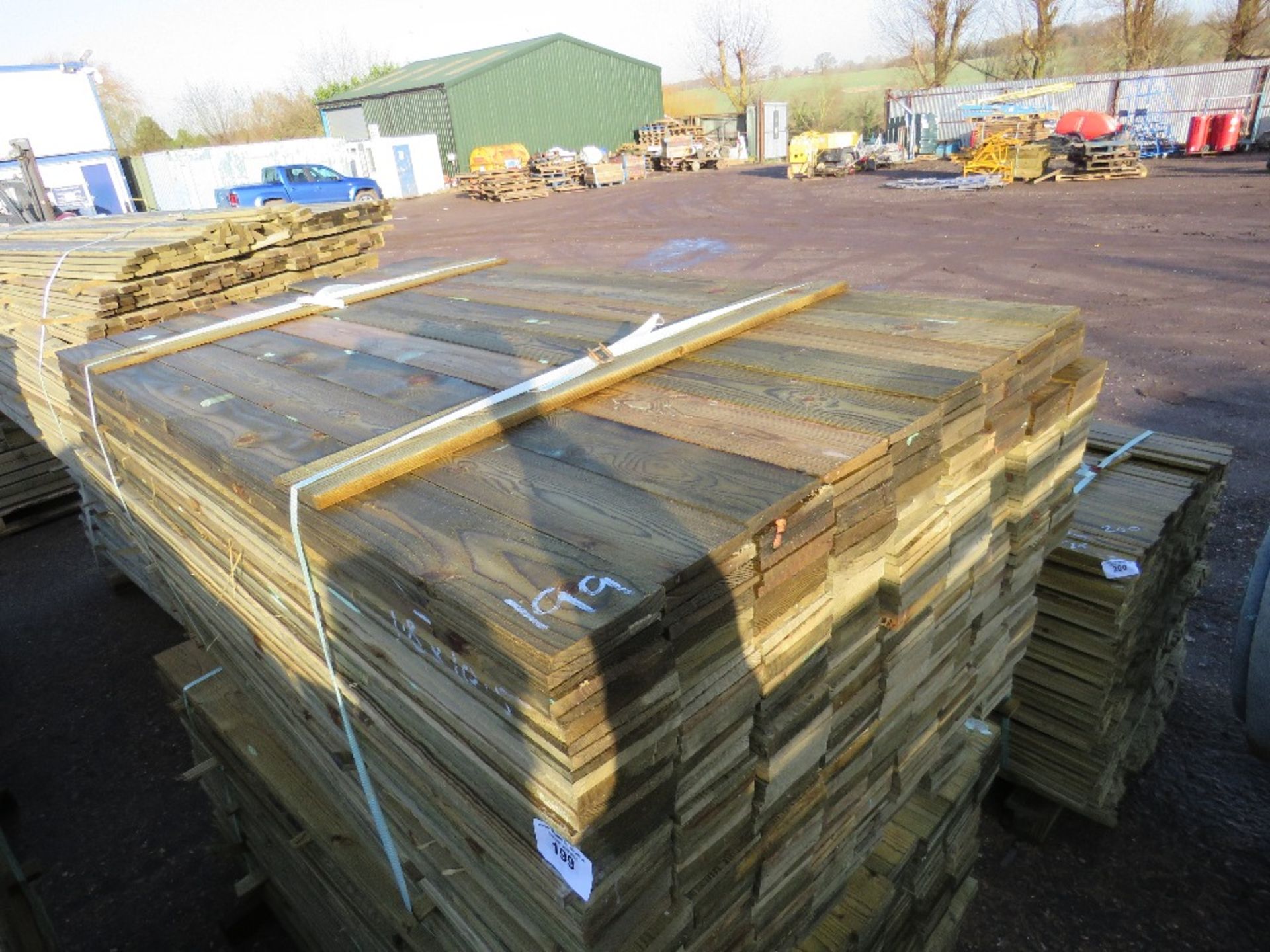 2 X LARGE PACKS OF FEATHER EDGE CLADDING TIMBER 1.8M X 10.5CM WIDTH APPROX - Image 3 of 4