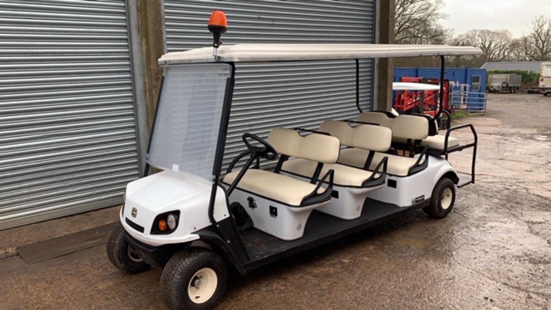 CUSHMAN EZGO SHUTTLE 8 PETROL ENGINED 8 SEATER EVENTS GOLF BUGGY. YEAR 2017 BUILD. DIRECT FROM