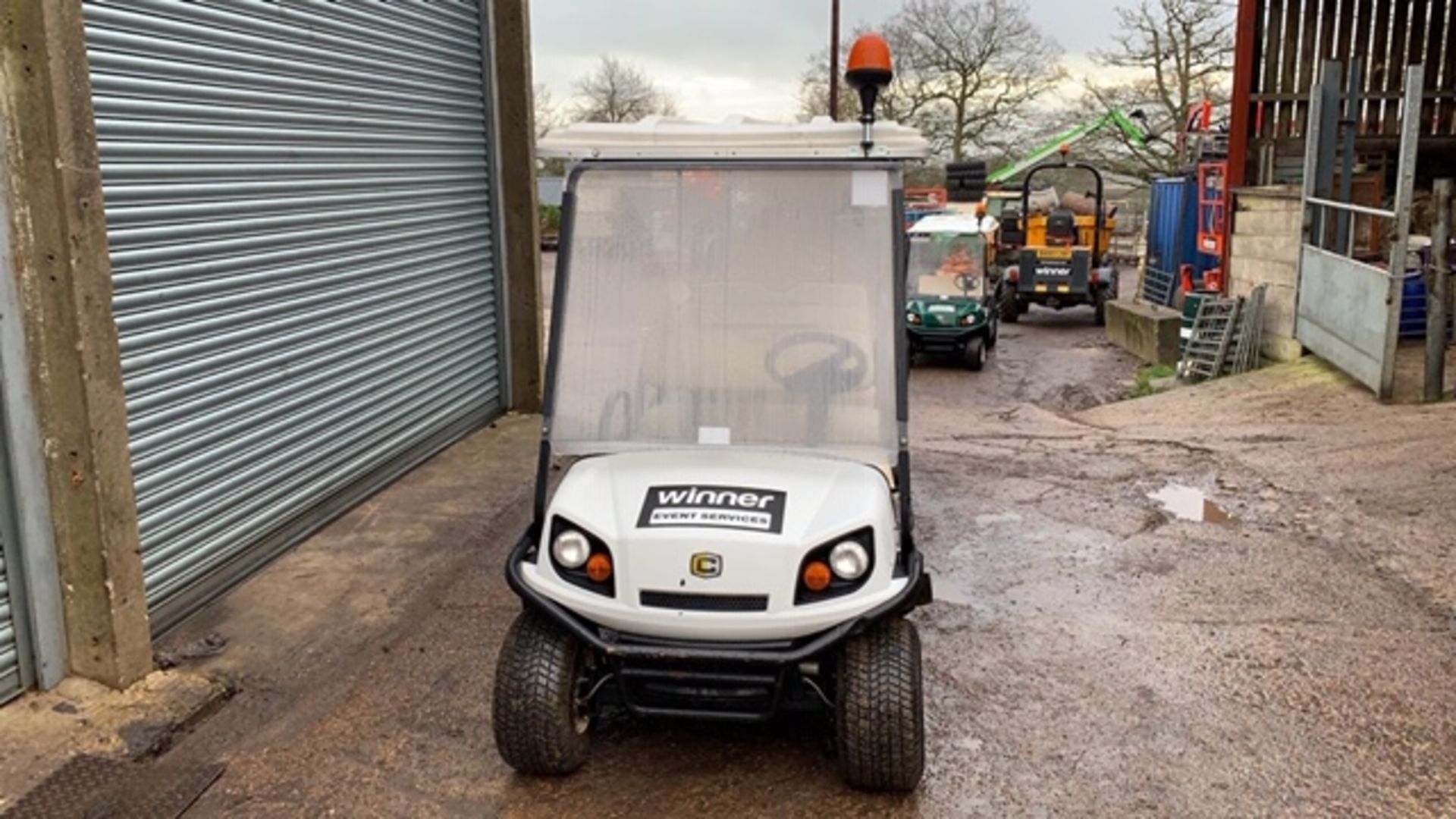 CUSHMAN EZGO SHUTTLE 8 PETROL ENGINED 8 SEATER GOLF / EVENTS BUGGY. YEAR 2017 BUILD. DIRECT FROM - Image 4 of 6