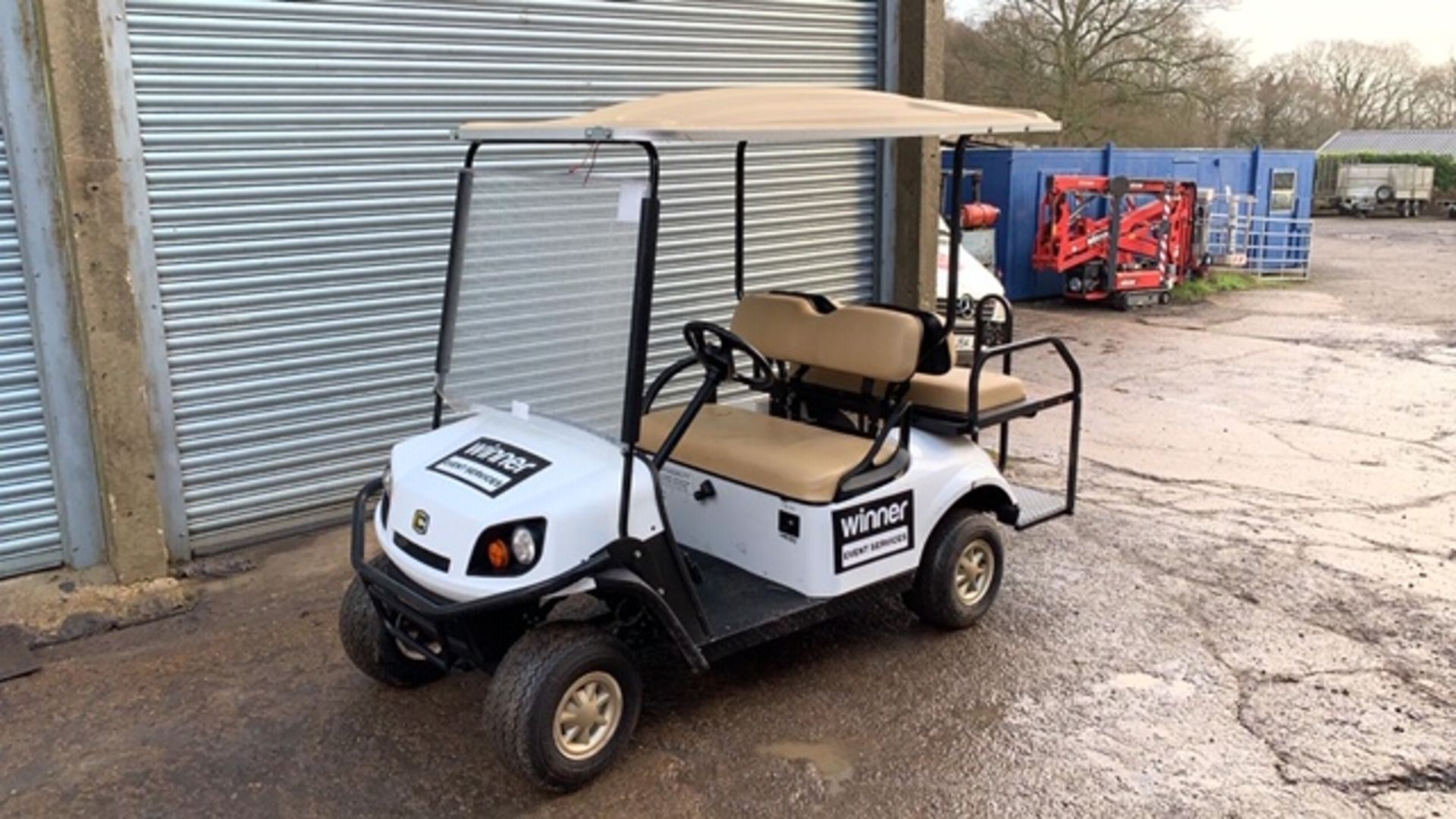 CUSHMAN EZGO SHUTTLE 4 PETROL ENGINED 4 SEATER GOLF / EVENTS BUGGY. YEAR 2017 BUILD. UNKNOWN HRS.