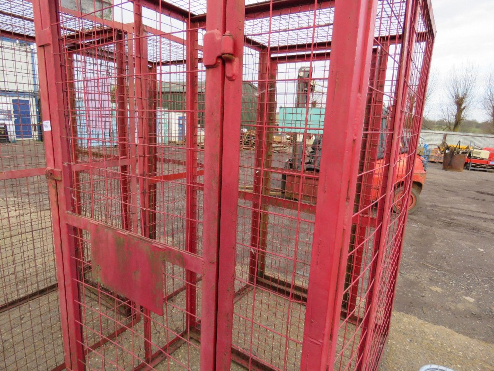 DOUBLE GAS BOTTLE STORAGE CAGE 1.2M X 1.8M X 1.15M HEIGHT APPROX NO VAT ON HAMMER PRICE - Image 2 of 4