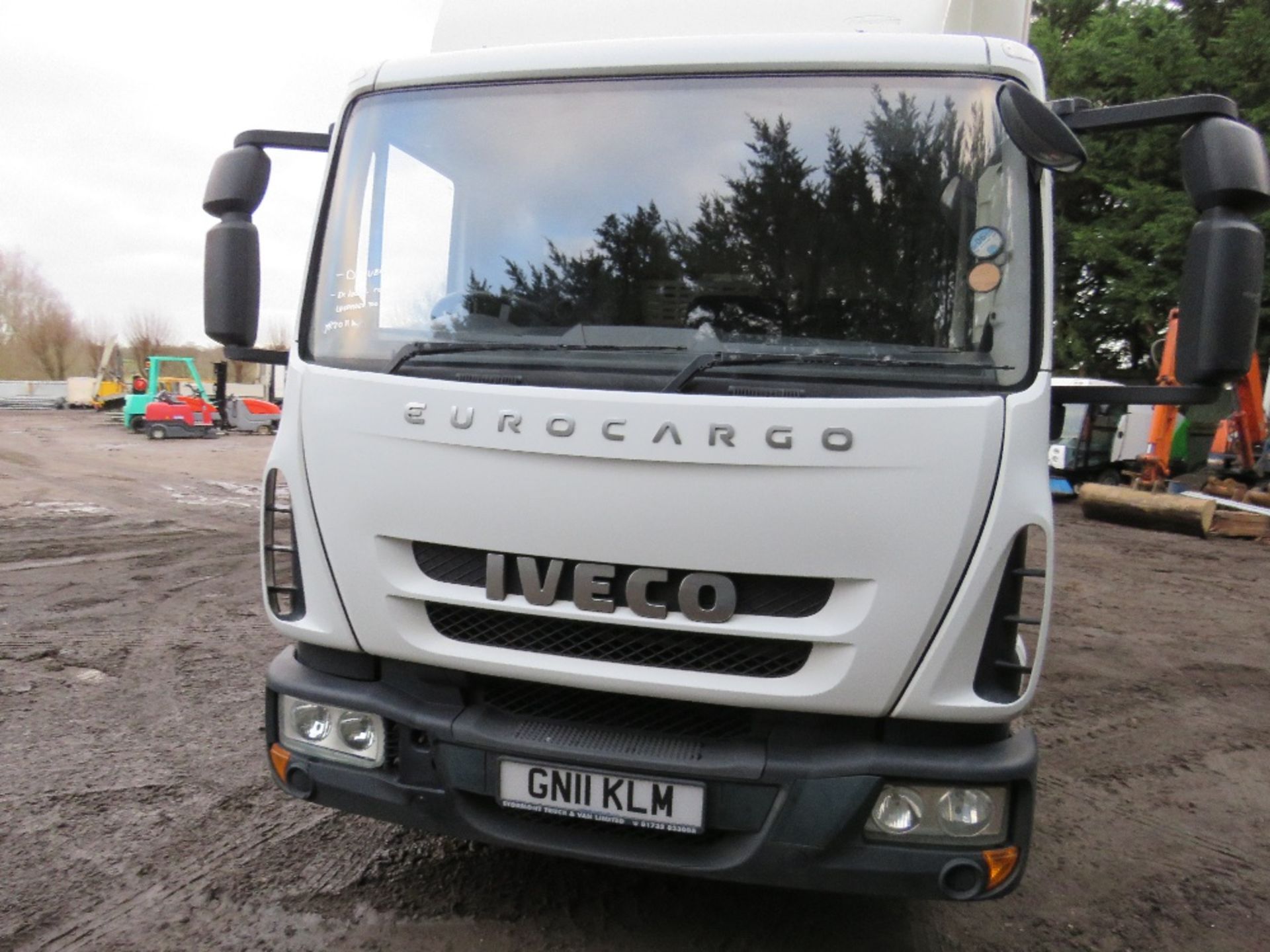 IVECO 75E16 CURTAINSIDE 7.5 TONNE LORRY, EURO 5 ENGINE. 415,161 REC KMS. AUTO GEARBOX. REG: GN11 - Image 2 of 9