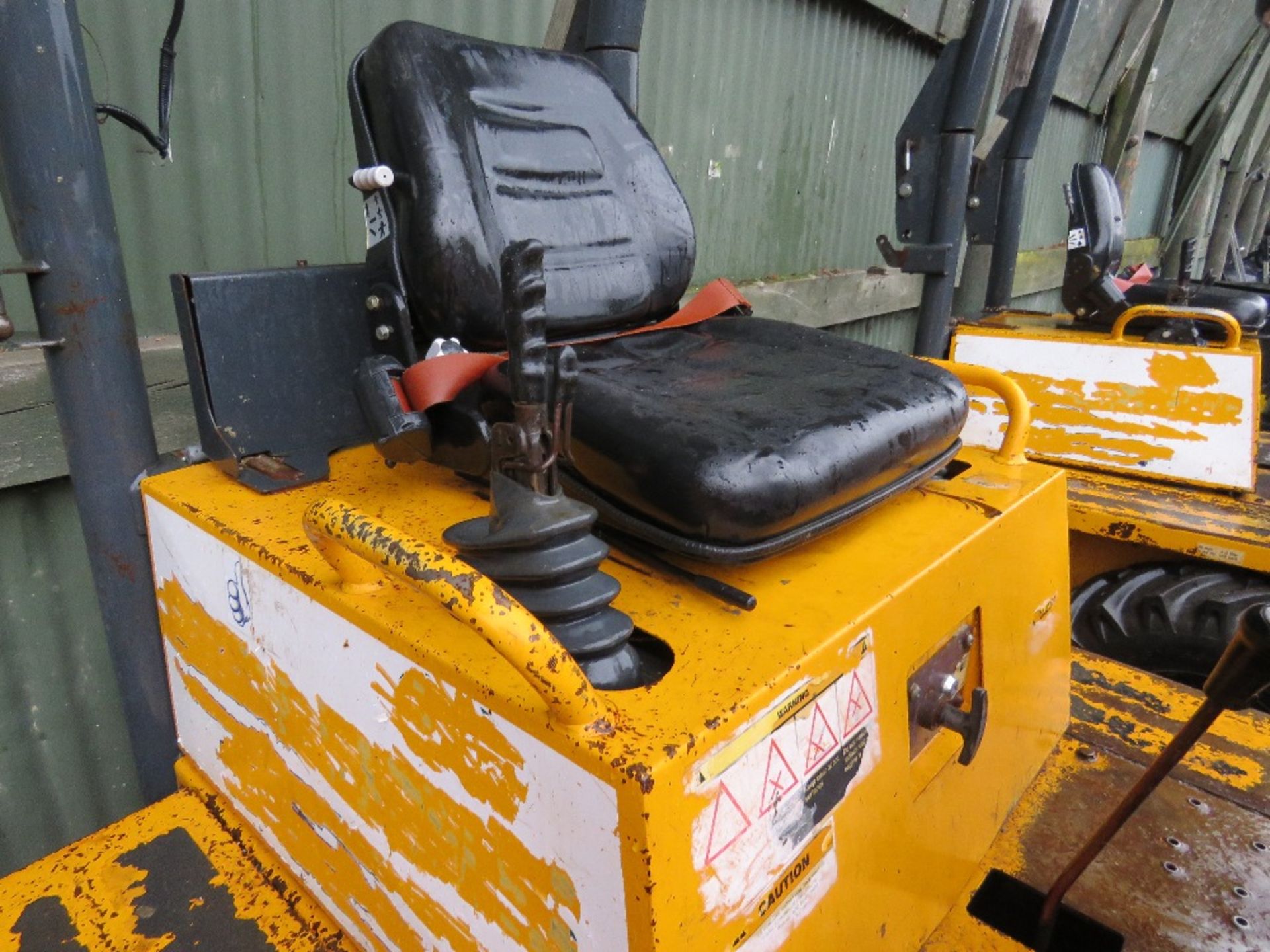 THWAITES 3 TONNE SWIVEL SKIP DUMPER, YEAR 2011 BUILD, 1909 REC HRS, PN:DS-007. DIRECT EX LOCAL - Image 5 of 10